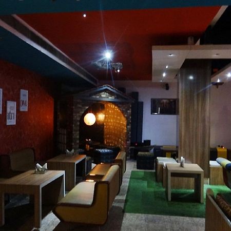 Hotel Rajdhani Regency Гувахати Екстериор снимка