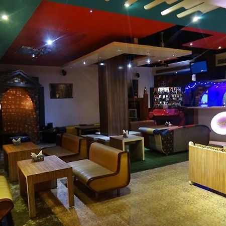Hotel Rajdhani Regency Гувахати Екстериор снимка