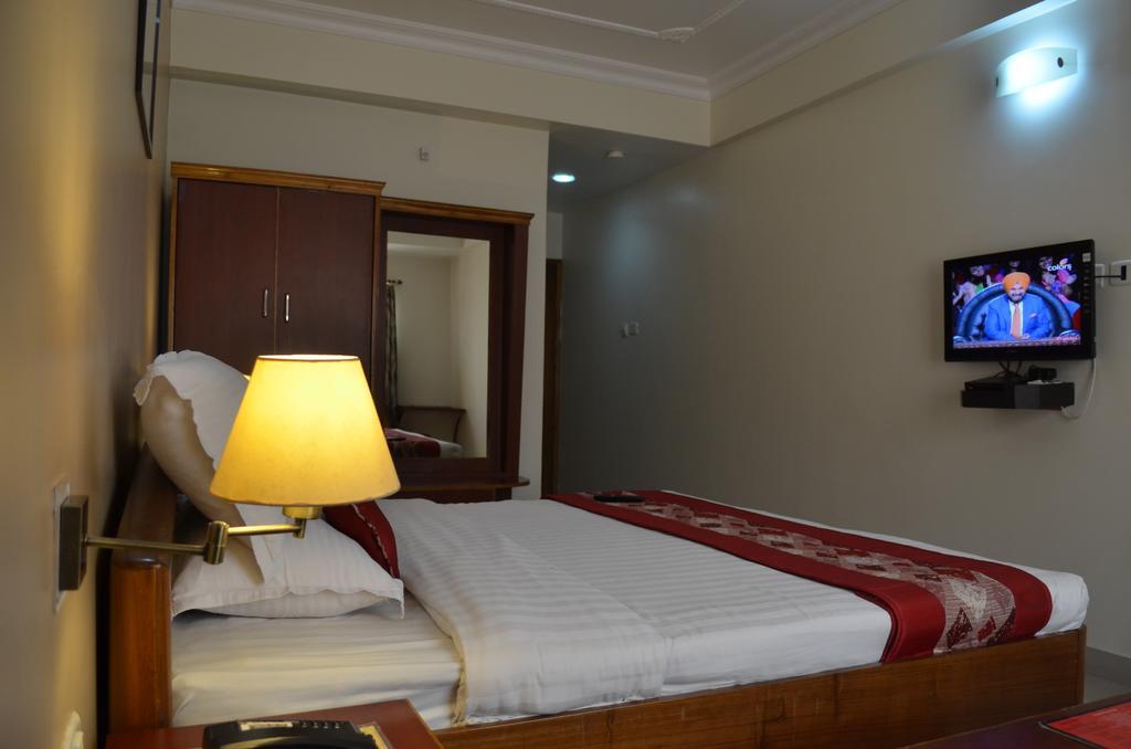 Hotel Rajdhani Regency Гувахати Стая снимка