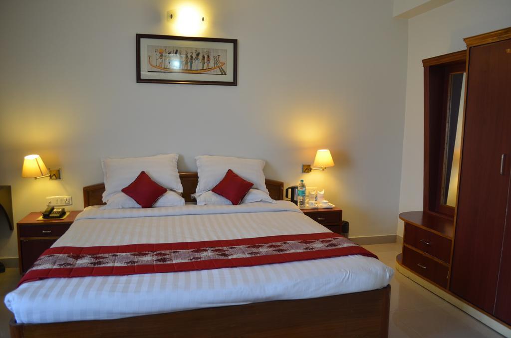 Hotel Rajdhani Regency Гувахати Стая снимка
