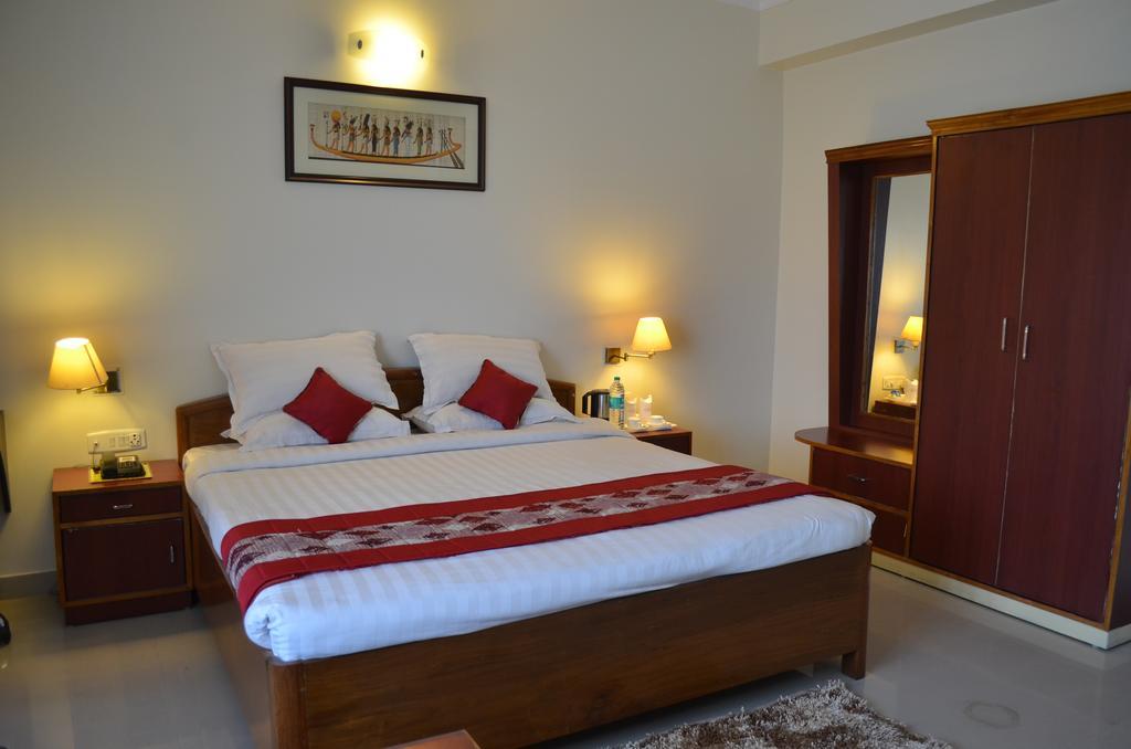 Hotel Rajdhani Regency Гувахати Стая снимка