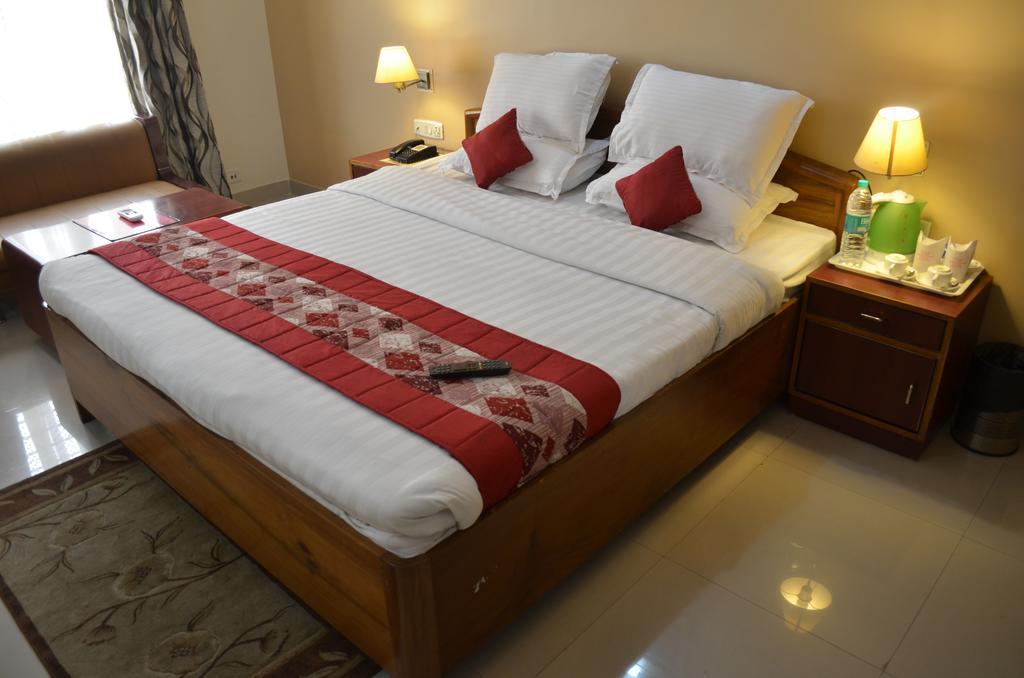 Hotel Rajdhani Regency Гувахати Стая снимка